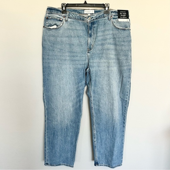 Abercrombie & Fitch 90’s Ultra High Rise Curve Love Jean - Picture 2 of 7
